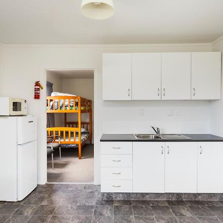 Foxton Beach Holiday Park Экстерьер фото