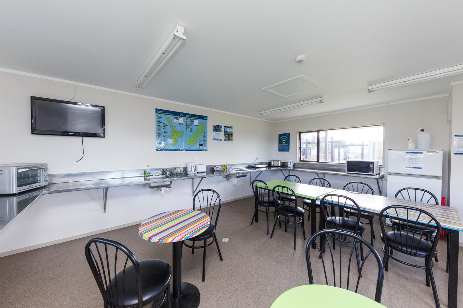 Foxton Beach Holiday Park Экстерьер фото