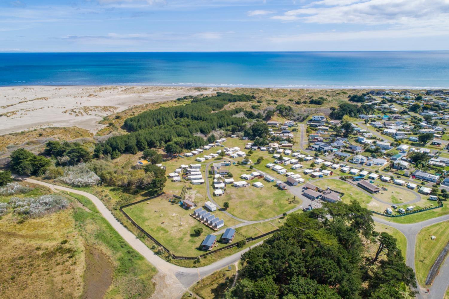 Foxton Beach Holiday Park Экстерьер фото