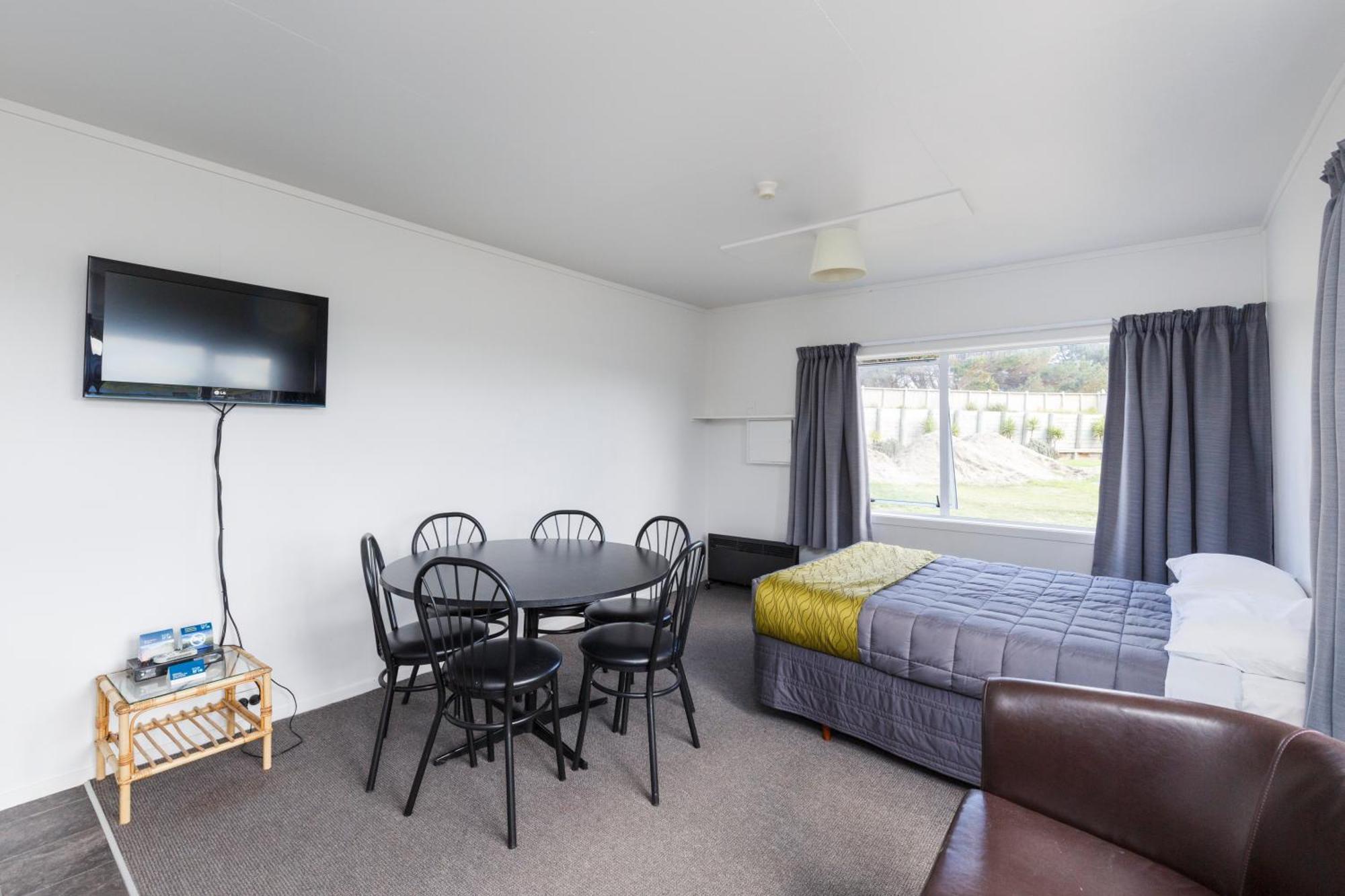 Foxton Beach Holiday Park Экстерьер фото