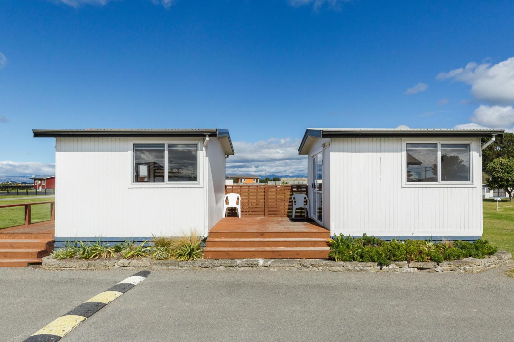 Foxton Beach Holiday Park Экстерьер фото