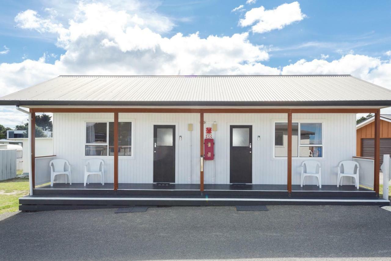 Foxton Beach Holiday Park Экстерьер фото